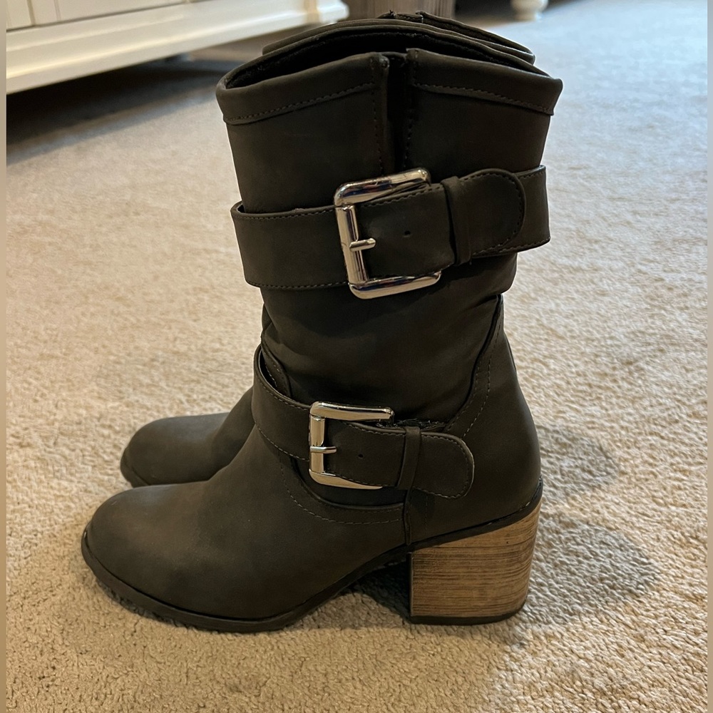 Size 6 Diba boots